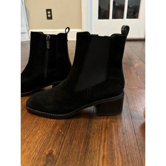 NWT Donald Pliner Chelsea Boot Black Suede Leather Bootie Small Heel Womens 5.5